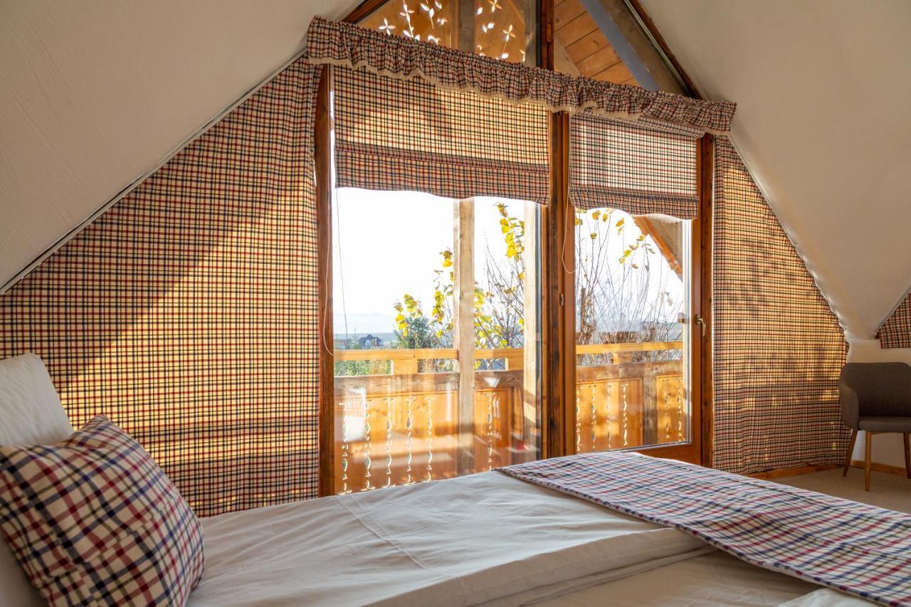 Casele Cu Stuf B&B Haus Ulrike Salicea Luaran gambar