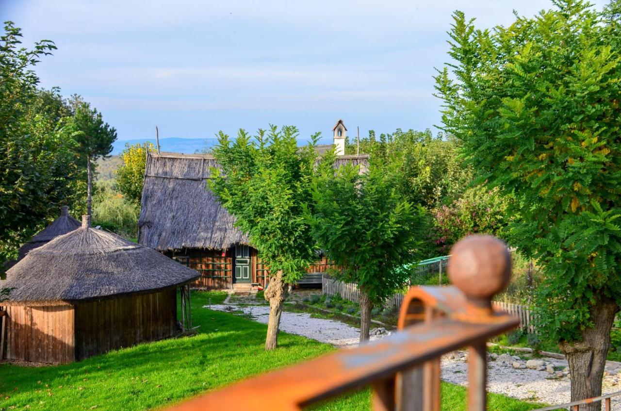 Casele Cu Stuf B&B Haus Ulrike Salicea Luaran gambar